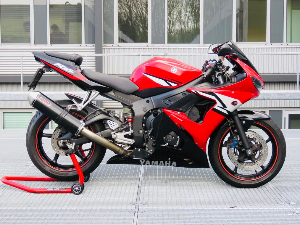 Yamaha R6 RJ09 (2005) image 3