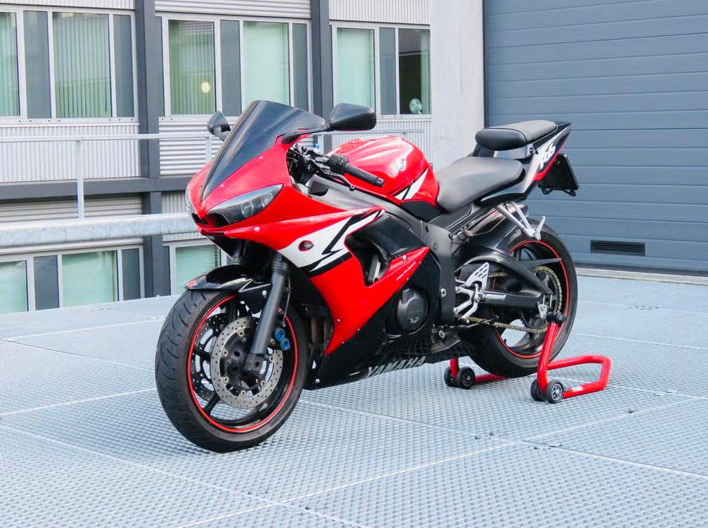 Yamaha R6 RJ09 (2005) image 4