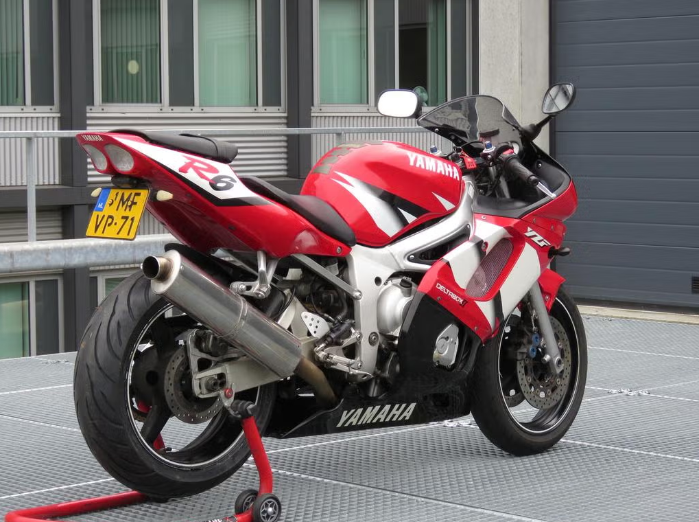 Yamaha R6 | 2002 image 3
