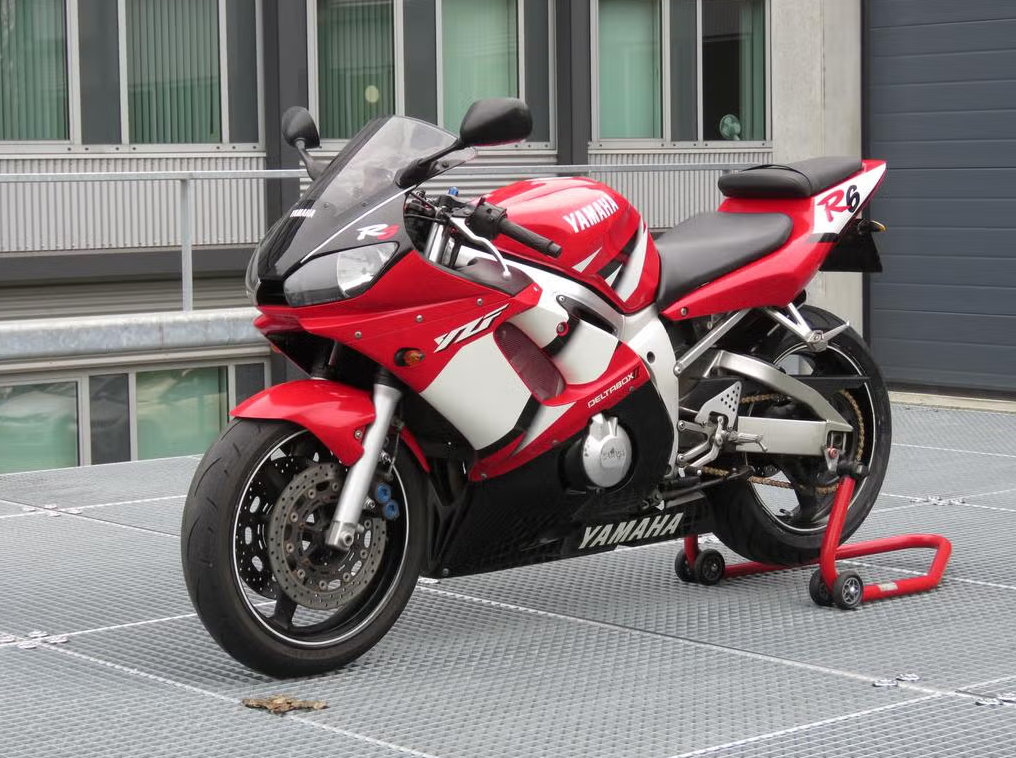 Yamaha R6 | 2002 image 4